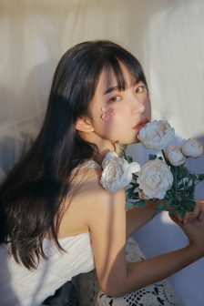 背带短裤丧尸来袭